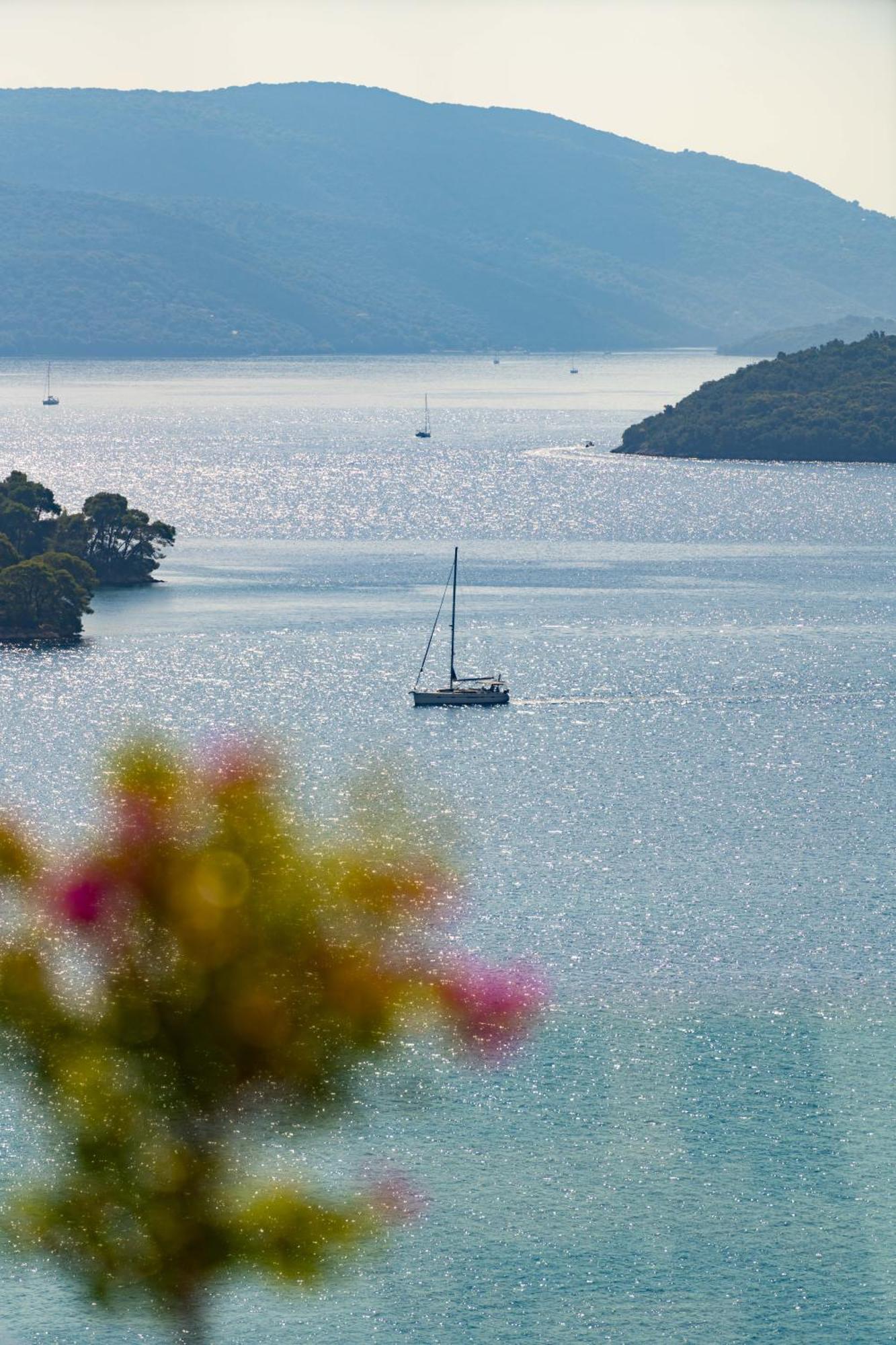 Smirties Nydri (Lefkada)
